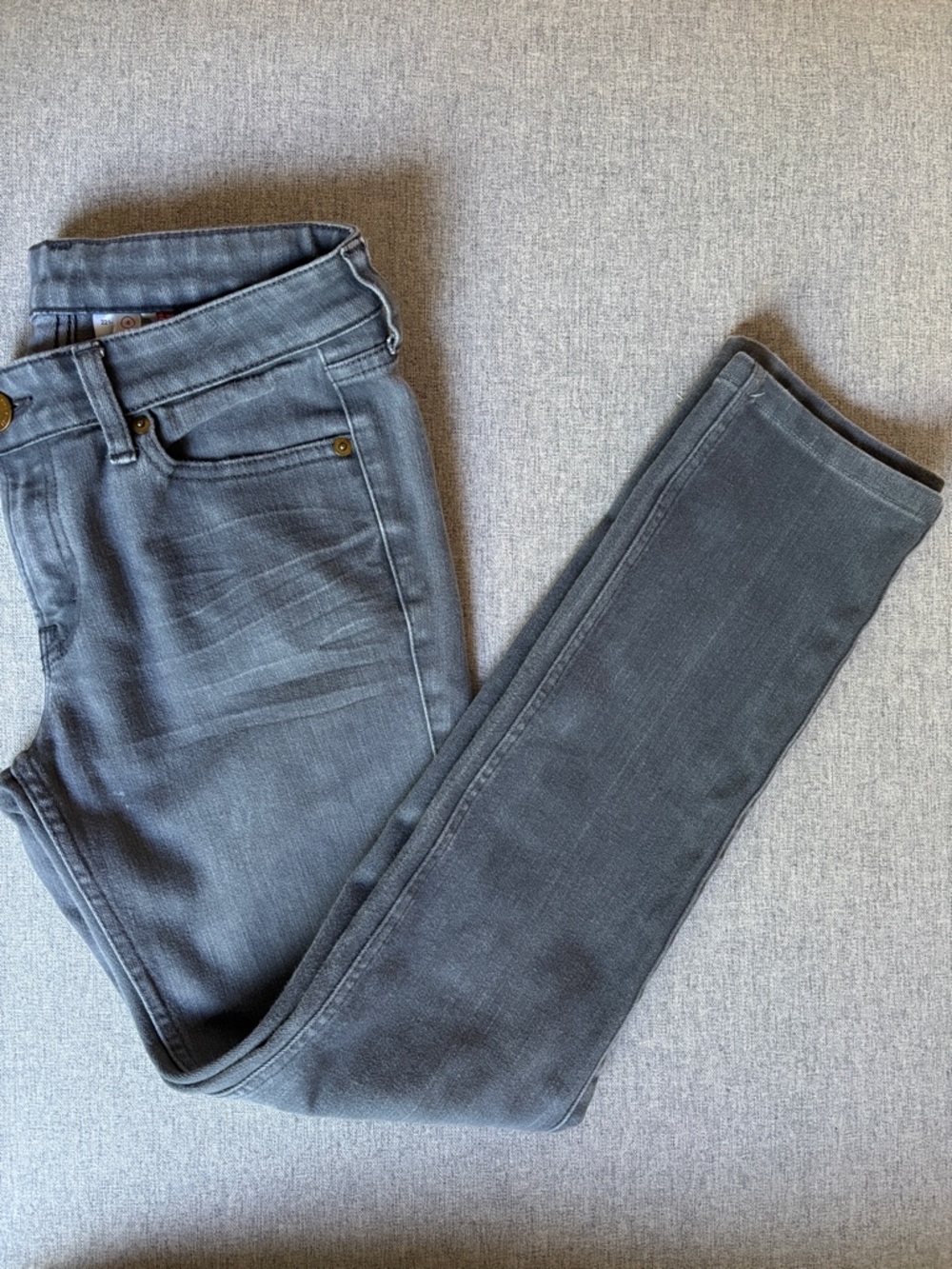 Uniqlo Women’s Skinny Jeans in Charcoal Gray